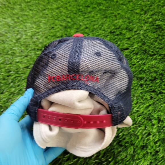 Official FC Barcelona FCB Trucker Hat Snapback Boys Youth Size - Picture 3 of 8